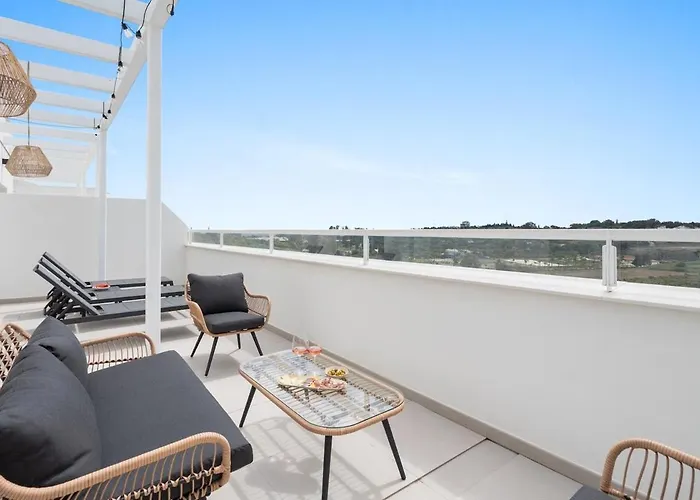 Amazing 3 Bedroom Penthouse Great Views Rdr482 *